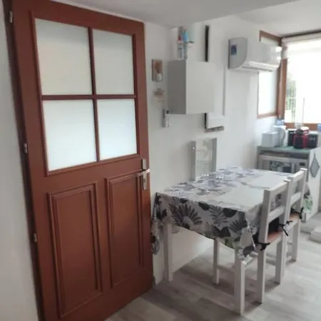 30 M 2 Avec Terrasse Et Coin Detente *