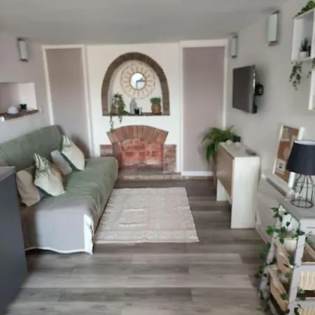 30 M 2 Avec Terrasse Et Coin Detente *