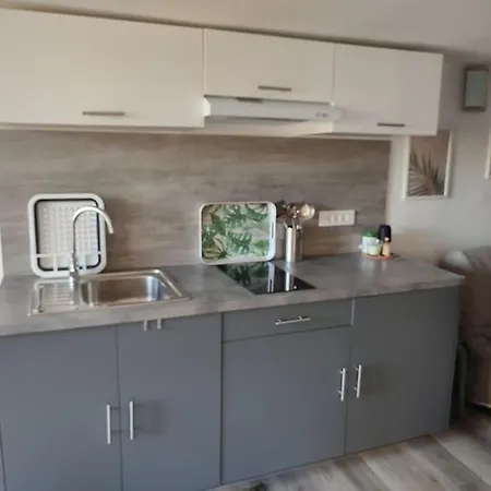 30 M 2 Avec Terrasse Et Coin Detente