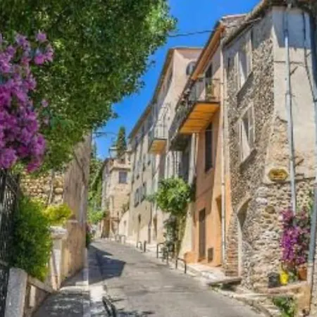 30 M 2 Avec Terrasse Et Coin Detente * Cagnes-sur-Mer